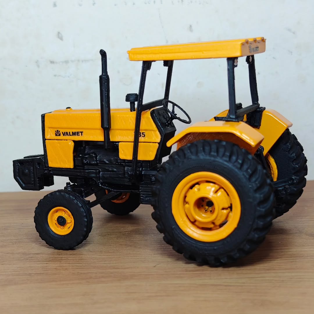 Miniatura Valmet 785 - Escala 1/32