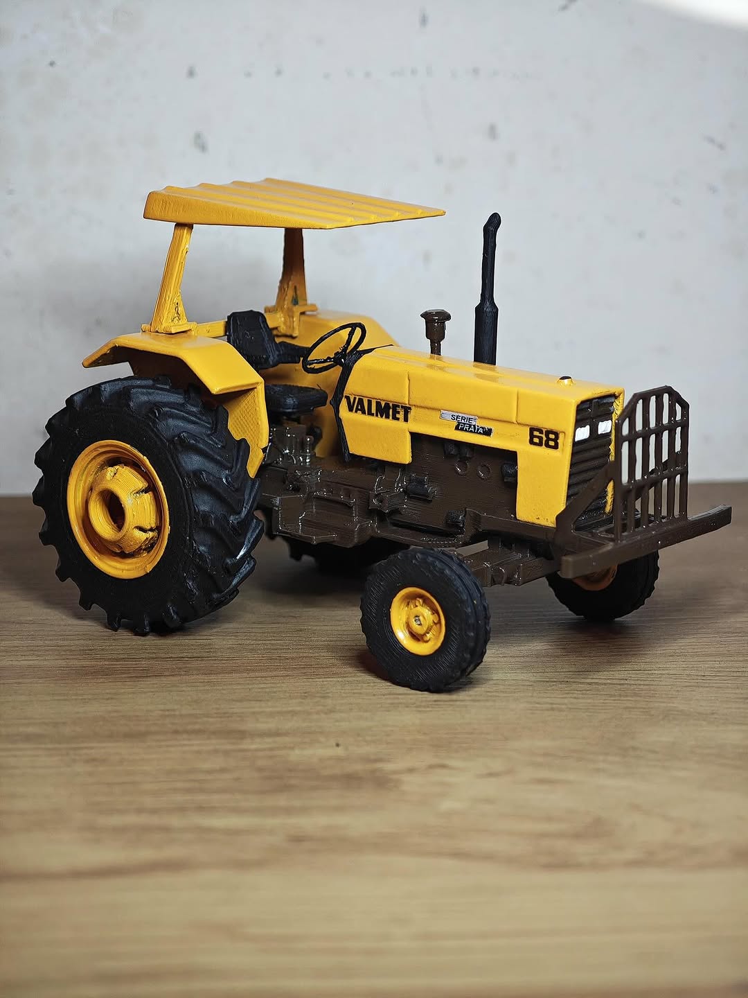 Miniatura VALMET 68 - Escala 1/32