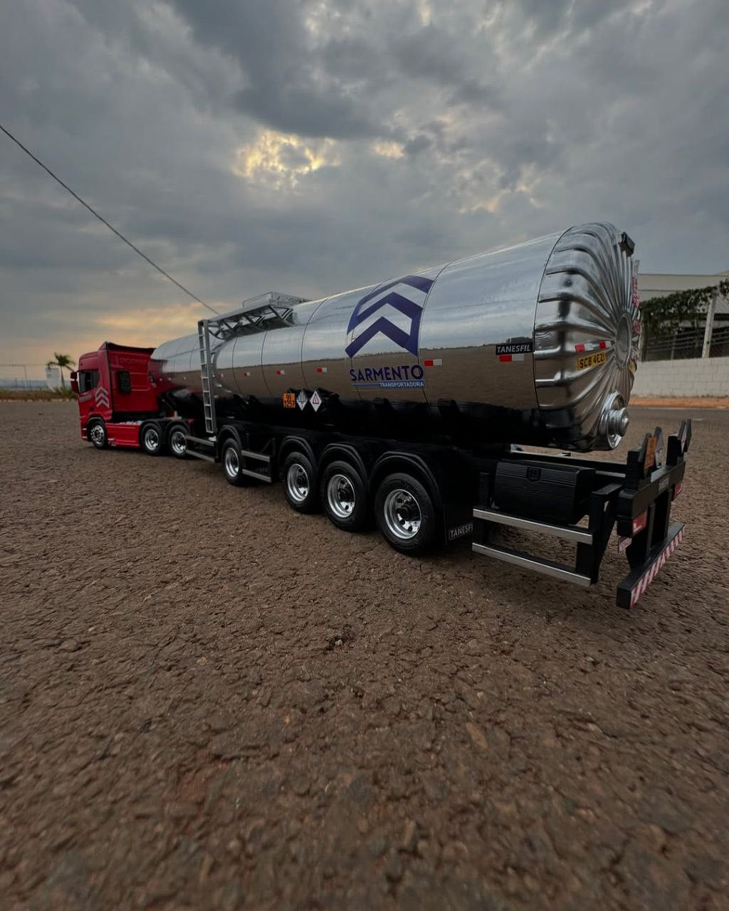 Miniatura Scania NTG Carreta 4 Eixos – Escala 1/24