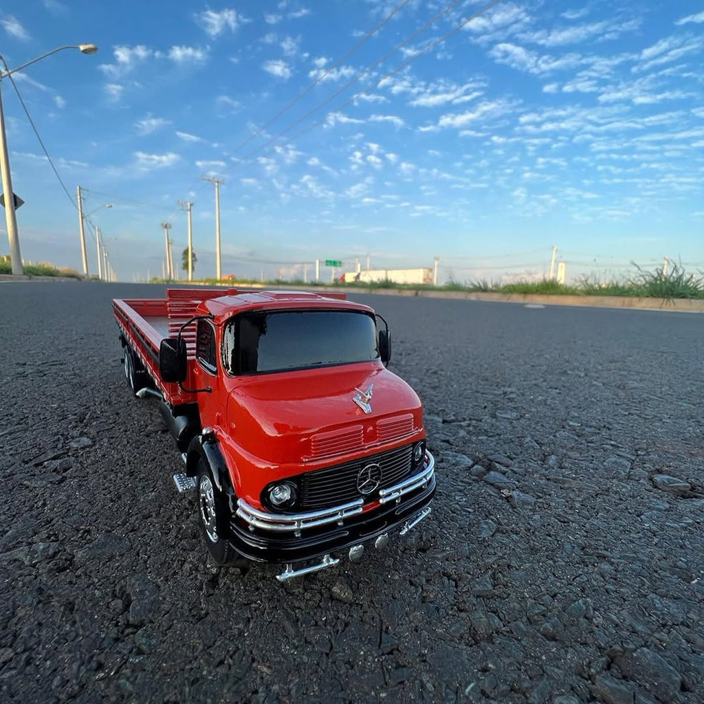 Miniatura Mercedes-Benz L-1113 Truck – Escala 1/24 (Personalizável)