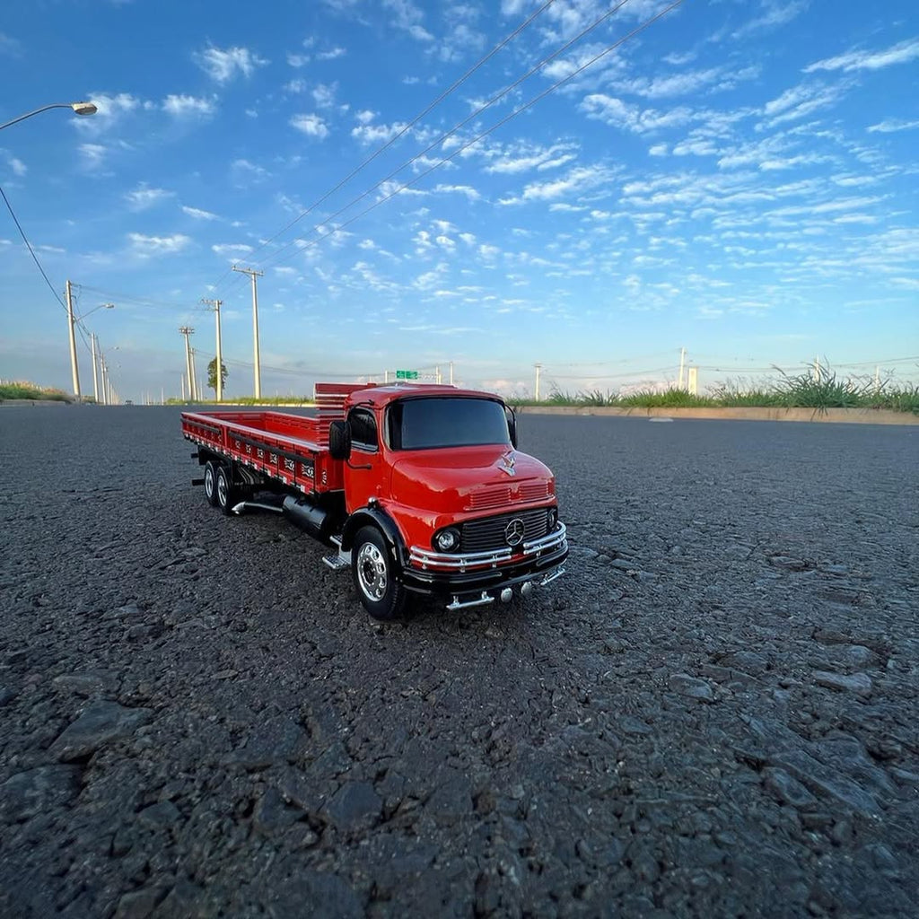 Miniatura Mercedes-Benz L-1113 Truck – Escala 1/24 (Personalizável)